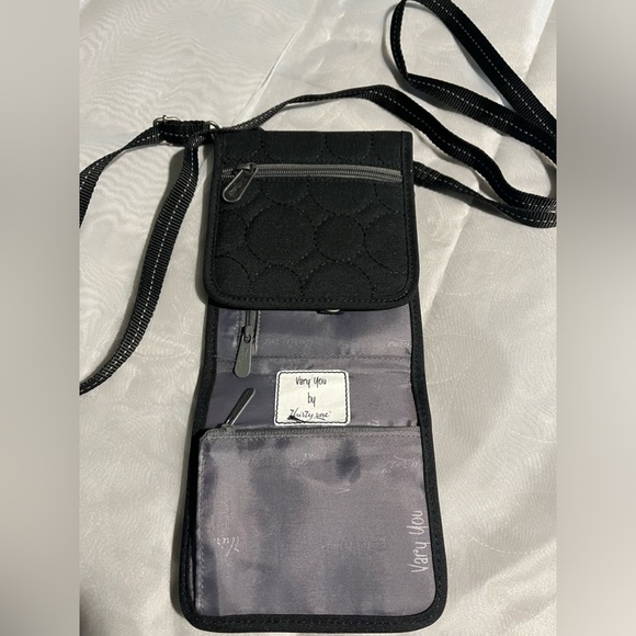 Thirty-One Tri-Fold Wrislet - Picture 5 of 6